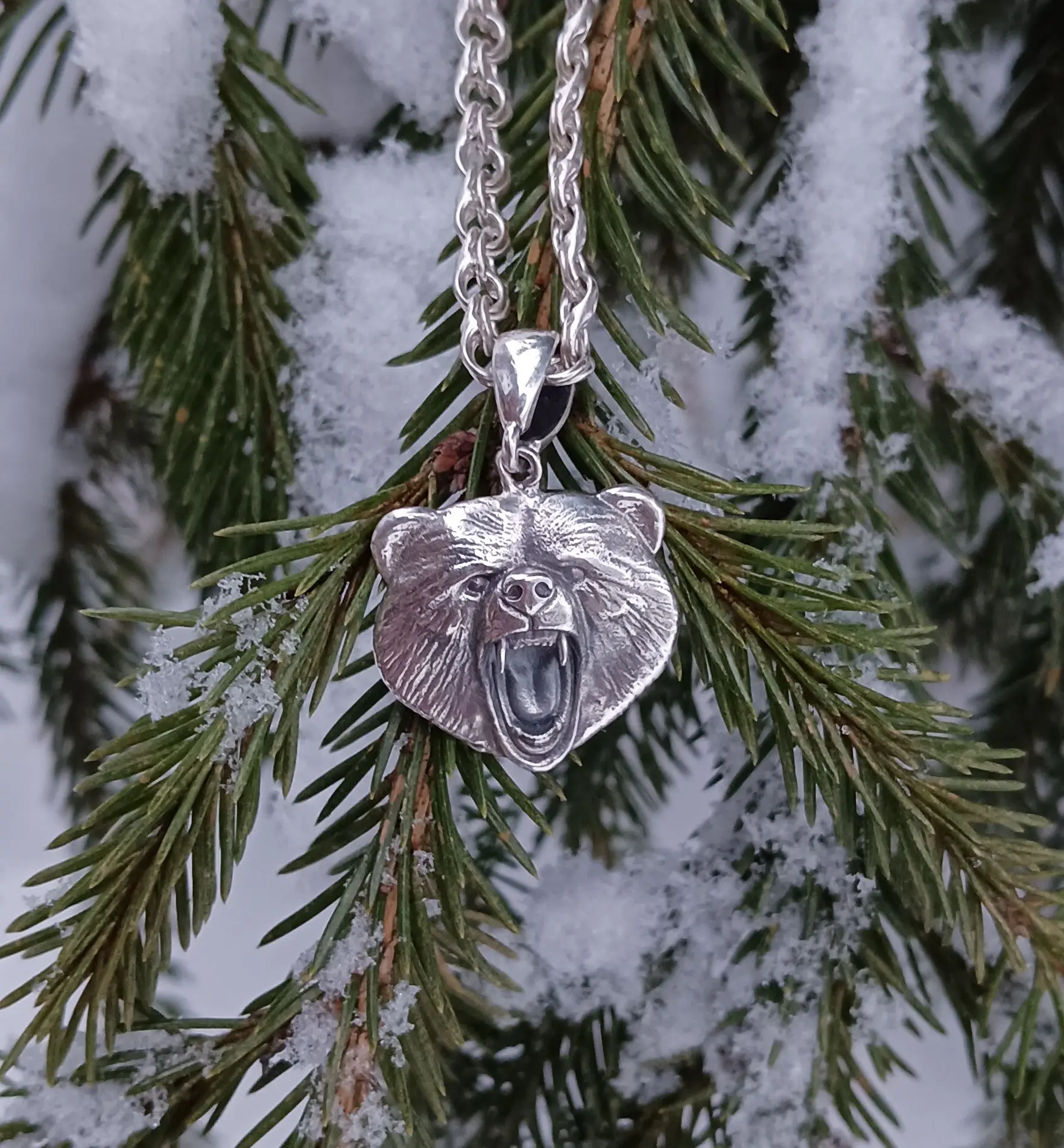 Малый серебряный оберег «Медведь». Обереги из серебра. Мужские украшения. Сделано в России.