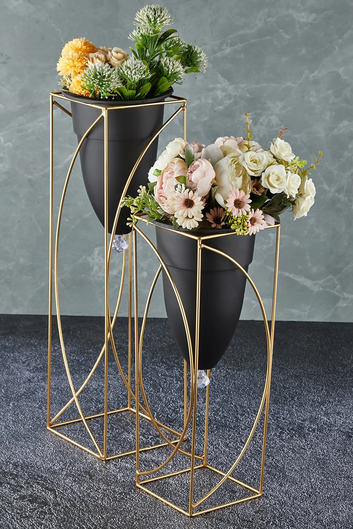 

Metal Black Decorative Floor Flower Pot than, Gold Flip Flower Pot Decorative Çiçeklik Vase Living Room Garden Parterre