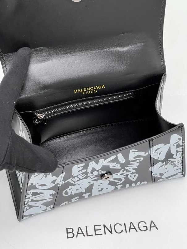 Сумка через плечо из натуральной кожи |