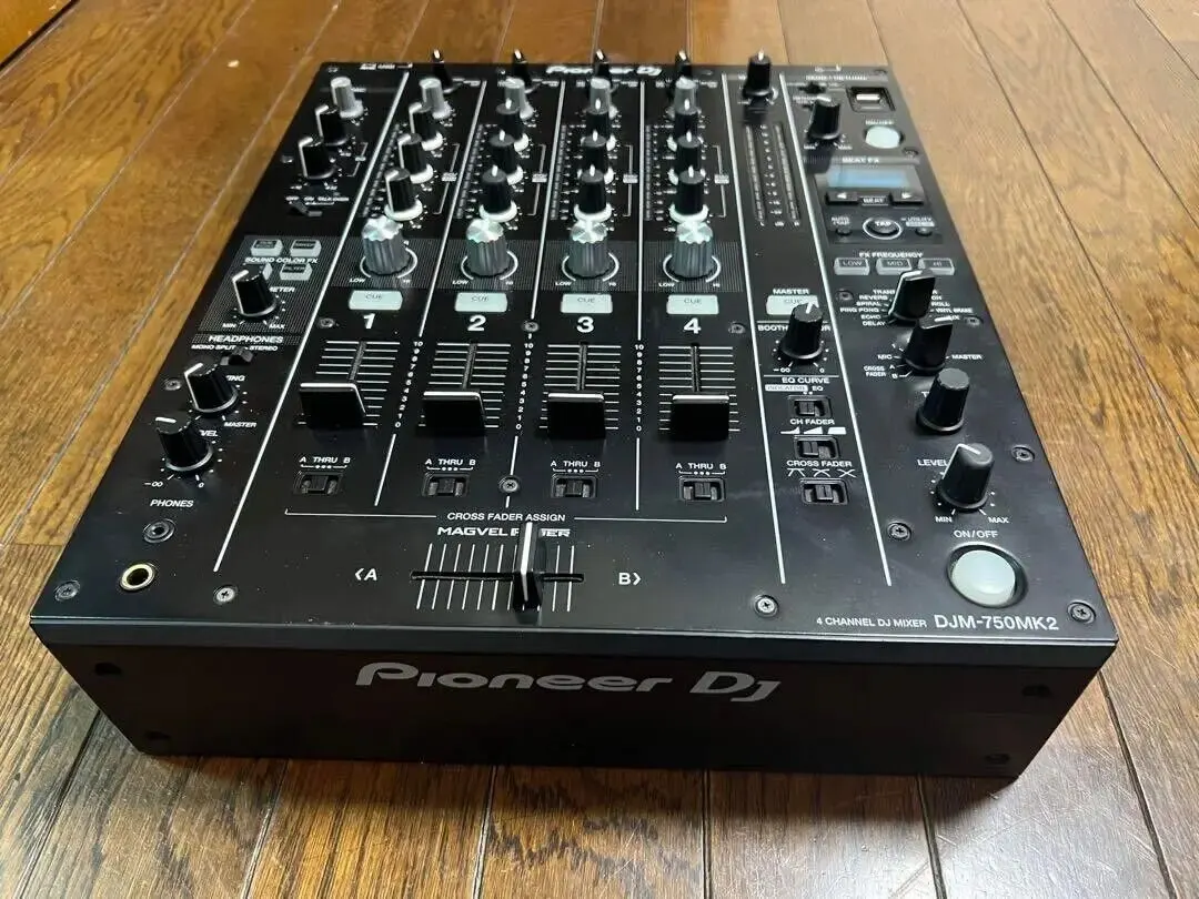 

Pioneer DJ DJM-750MK2 4-канальный DJ микшер