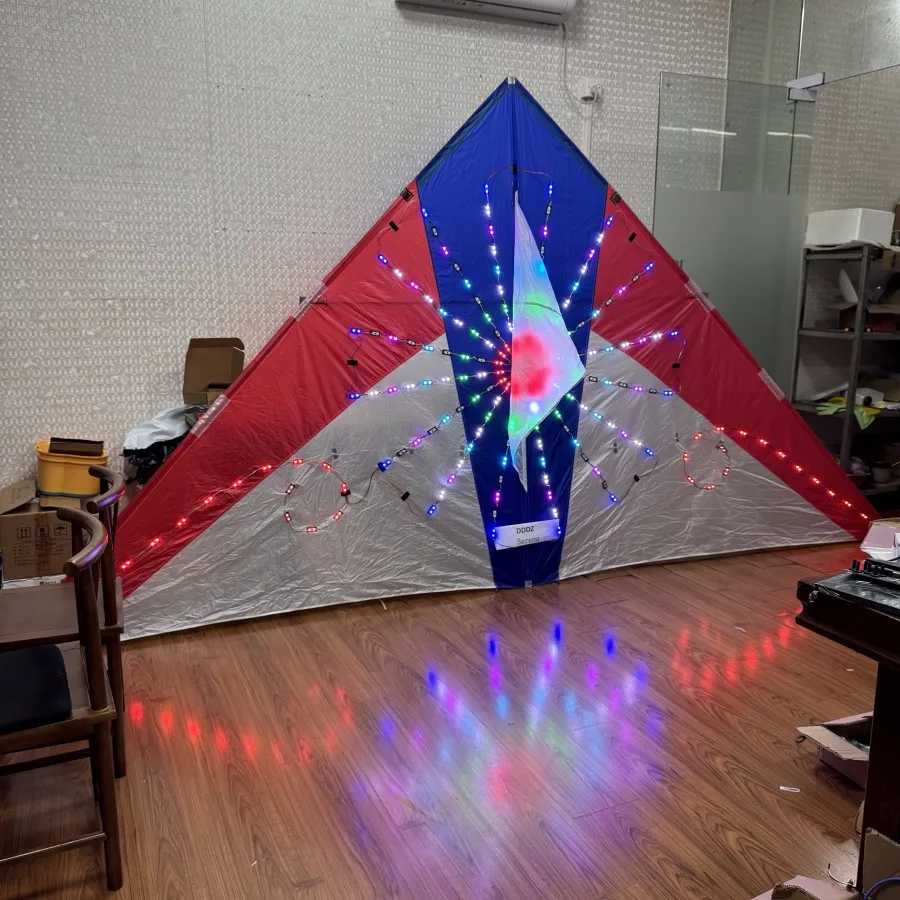 4 квадрата большой треугольный ночной светодиодный змей delta постоянно меняющийся