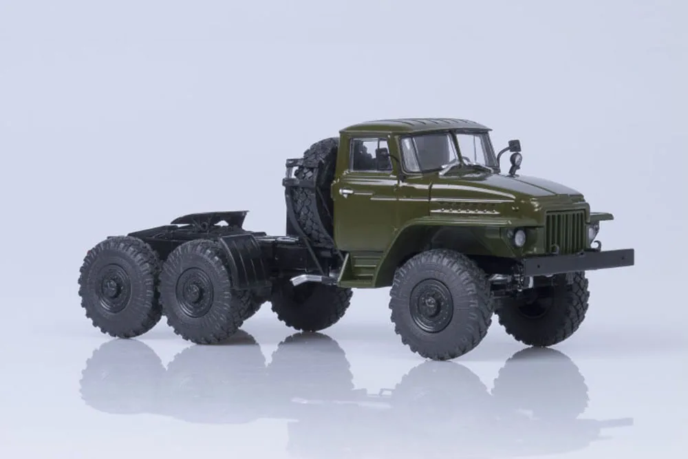 URALSKY TRUCK 377C 6X4 TRIPLE TRUCKER 1965 DARK GREEN (USSR RUSSIAN) Й URAL GOODSY LED MAY ♪ |