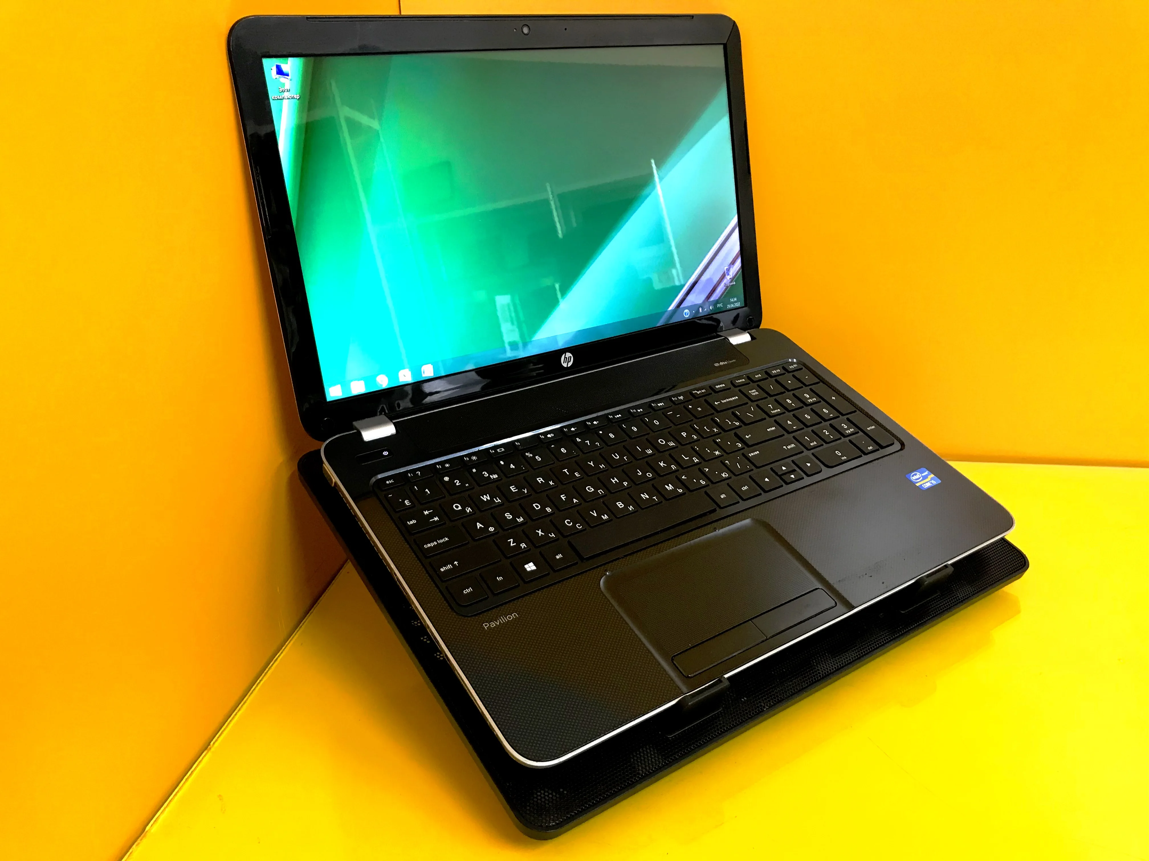 Laptop Ноутбук Б/У HP 15.6&quot 1366x768 Intel Core i5-3230M 3.20GHz AMD Radeon HD 8600M 4Gb HDD 250Gb |