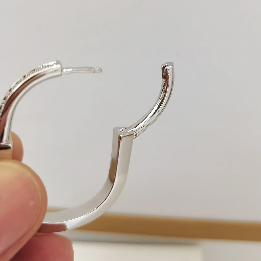 2023 Trend Hoops Earrings For Women Luxury Charms Party U Shaped Ear Studs Fashion Jewelry Gift Free Shipping Items