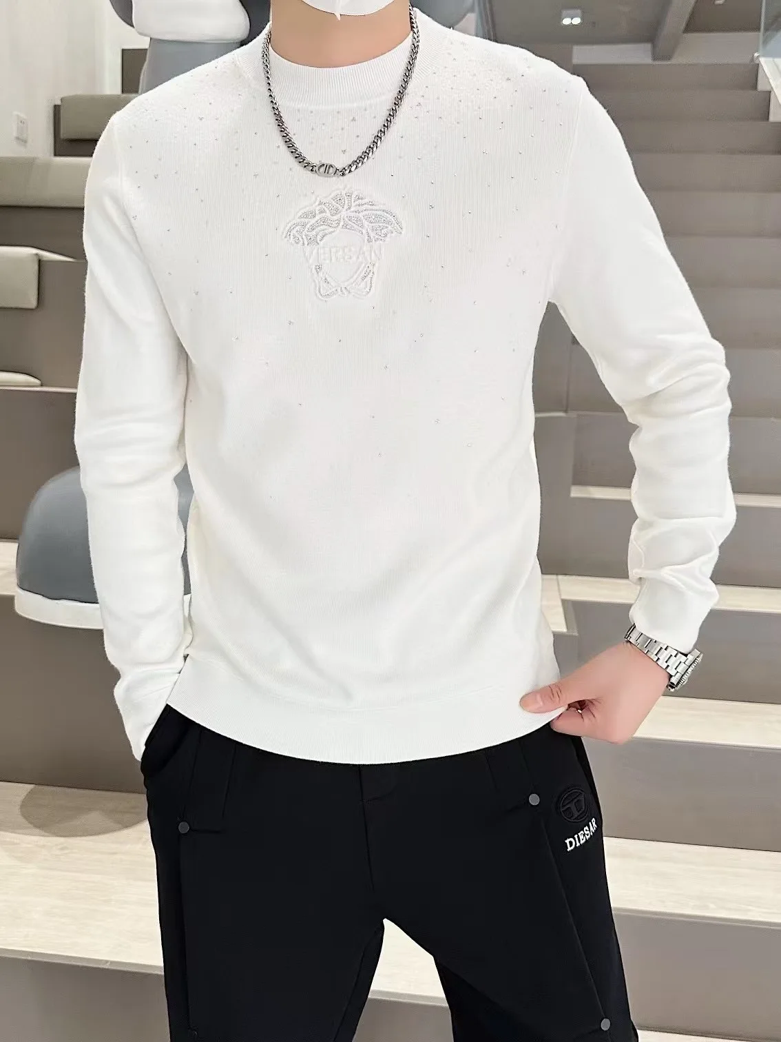 Модный повседневный вязаный свитер в стиле Версаче |