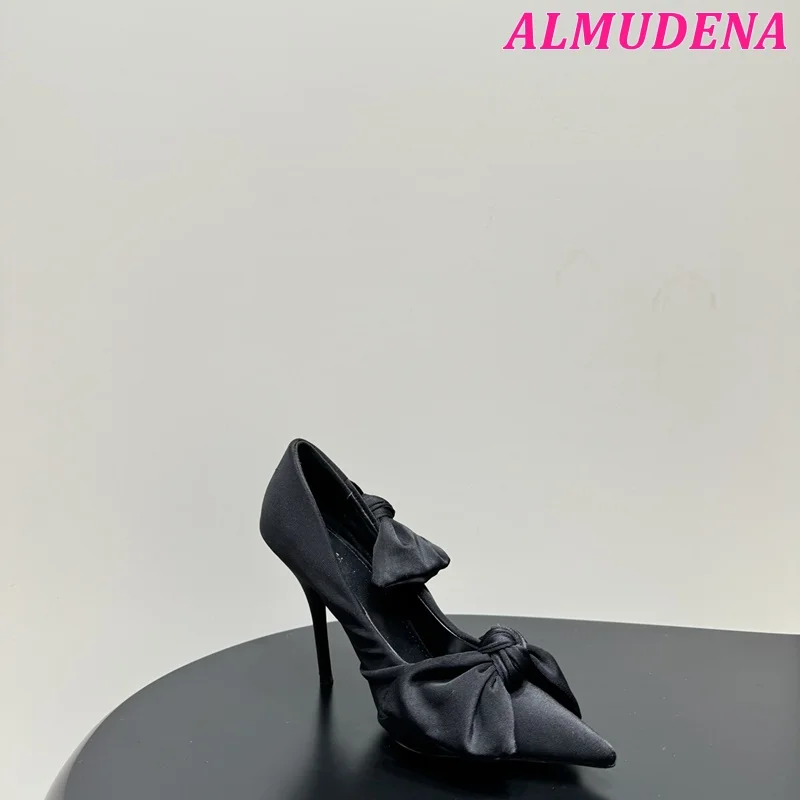 Туфли-лодочки женские с большим бантом и острым носком розовые/черные 2024