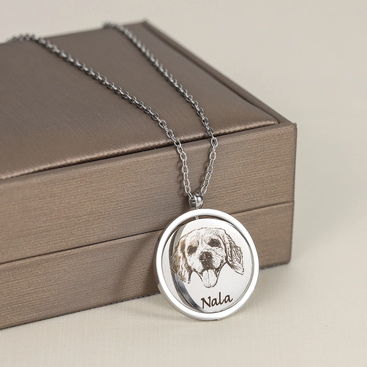 Photo Custom Personalized Necklace Stainless Steel Pet Engraved Round Wheel Pendants Custom Rotatable Unzip Necklace Souvenirs