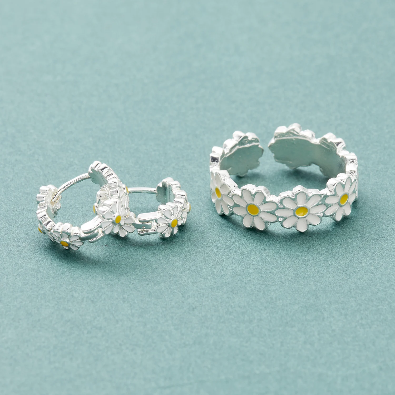Korean Fashion White Daisy Flowers Rings Girls Open Adjustable Ring Wedding Ring Fr Women Travel Party Jewelry Birthday Gift