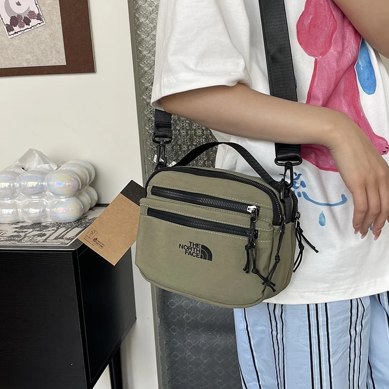 Размер спортивной сумки In Style North Face для мужчин и женщин: 20cm 18cm 9cm