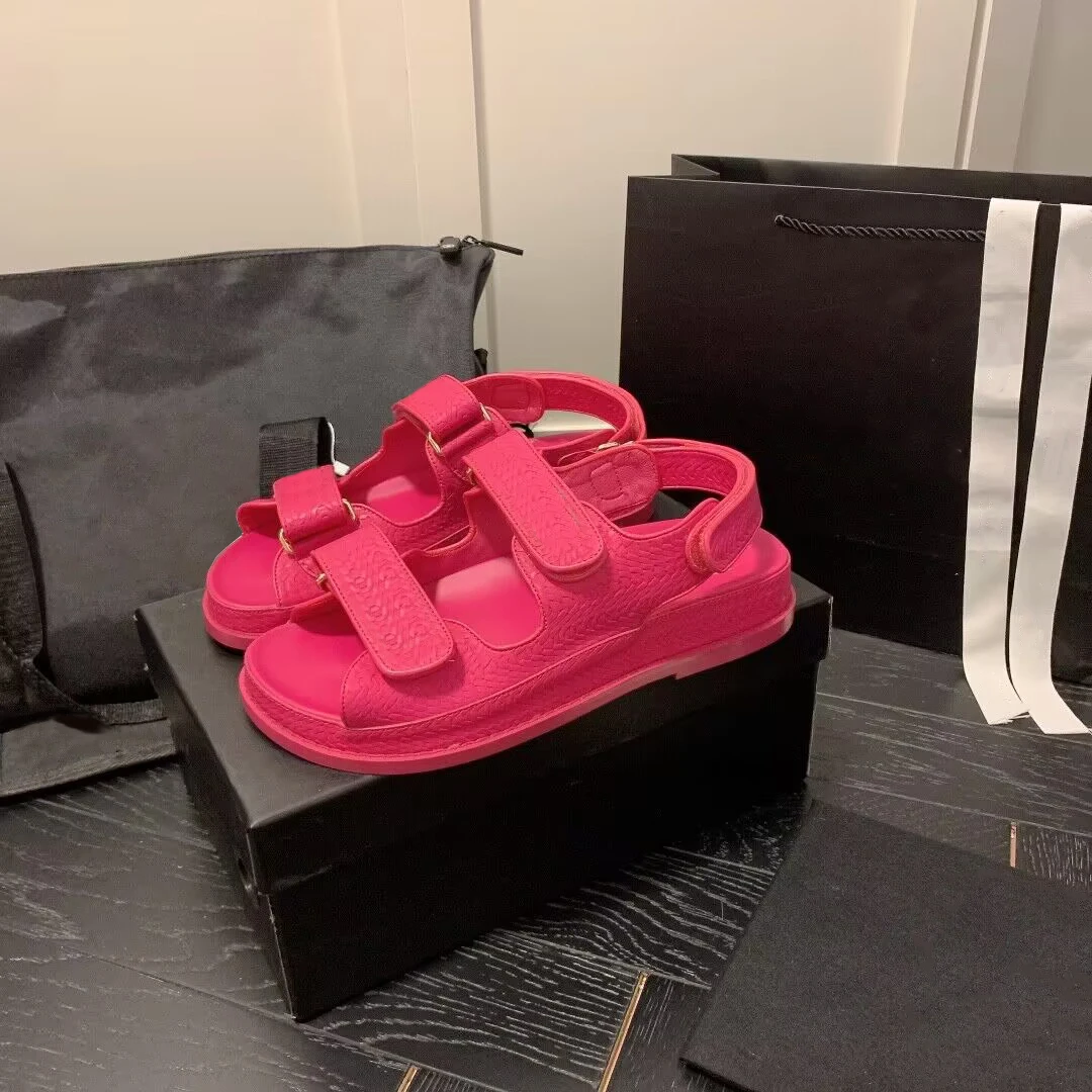 2023 new high quality women's sandals luxury designer beach summer mesh round toe flat thickened plaid leather daddy sandals