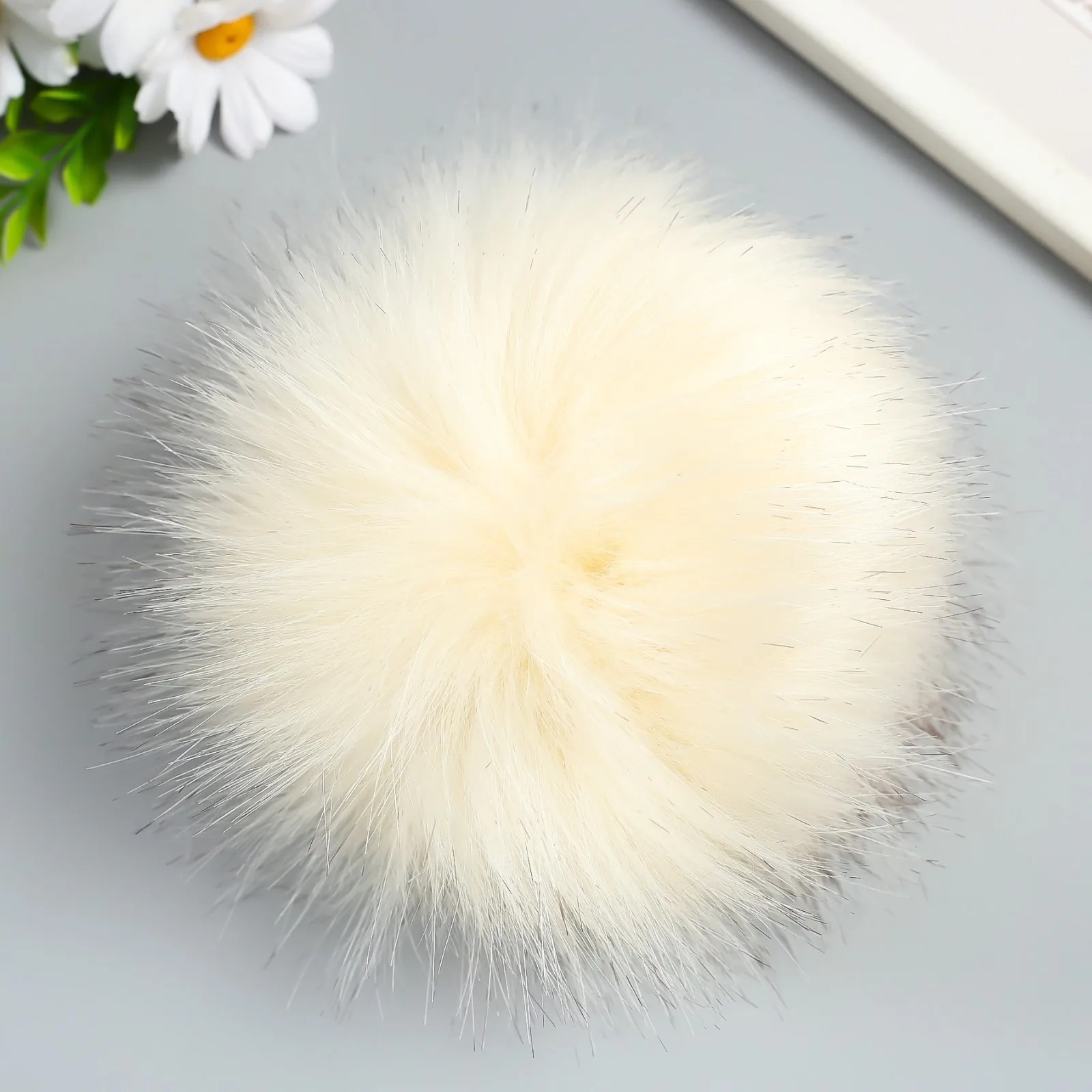 Рисунок 2 - Помпон искуственный мех песец 14