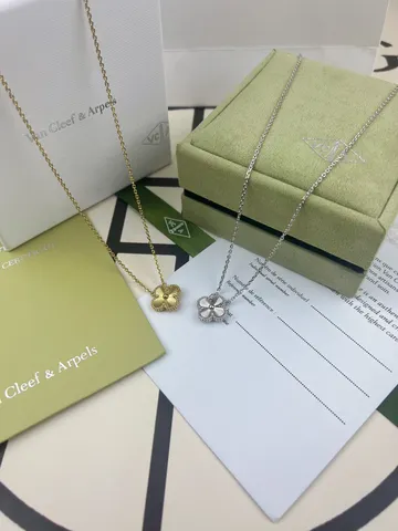 Ювелирные изделия Van Cleef & Arpels ,Хорошо сделанные, идеальные детали, полностью отображают ваше очарование.