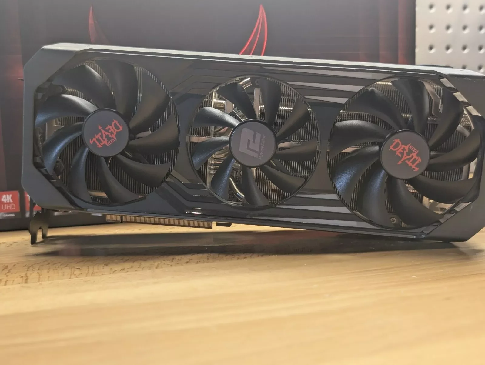 Фото Бывшая в употреблении видеокарта PowerColor Radeon RX 6950 XT 16GB Red Devil GDDR6 №3