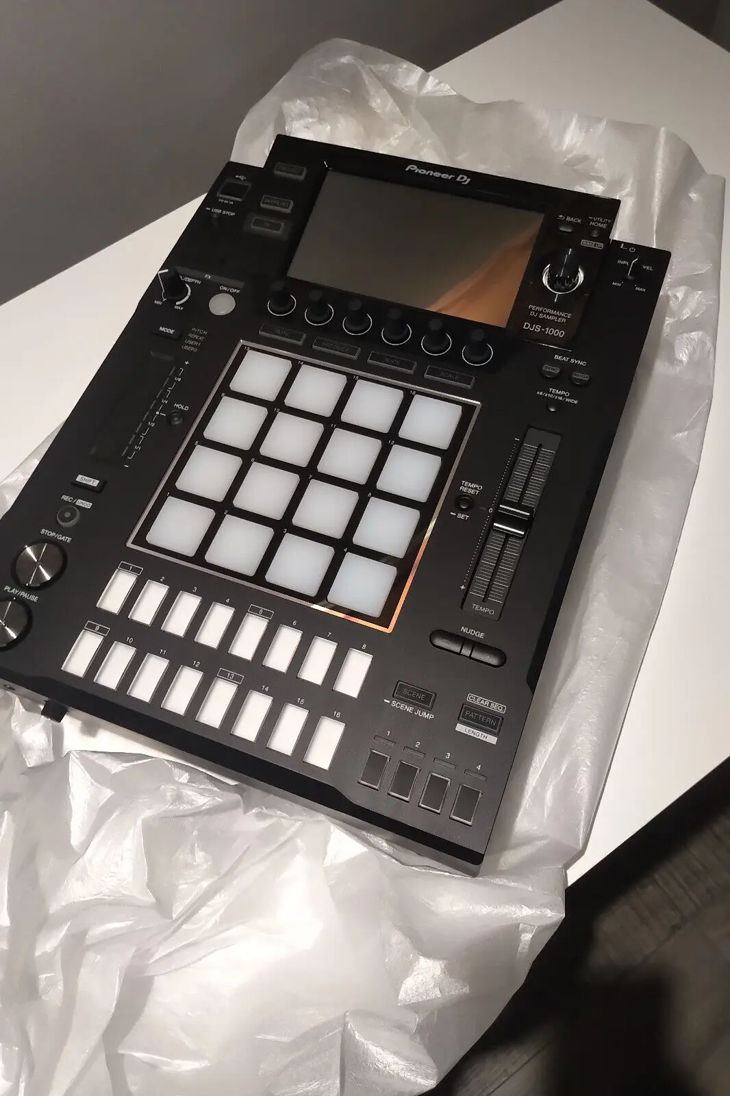 

Pioneer DJS-1000 автономная USB MIDI рабочая станция