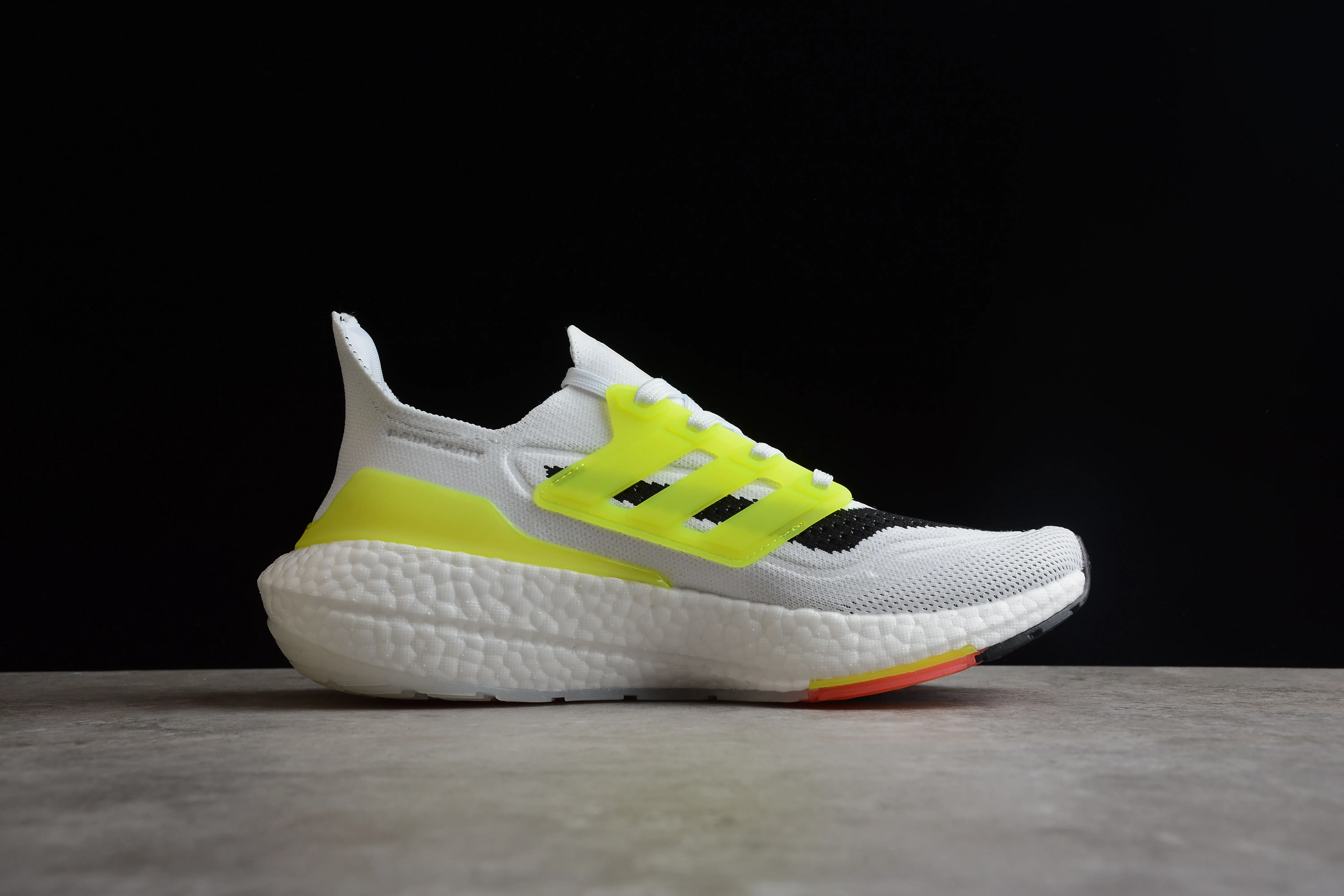 кроссовки Adidas Ultra Boost 21 UB21 FY0366 Спортивная обувь для активного отдыха Одинаковый