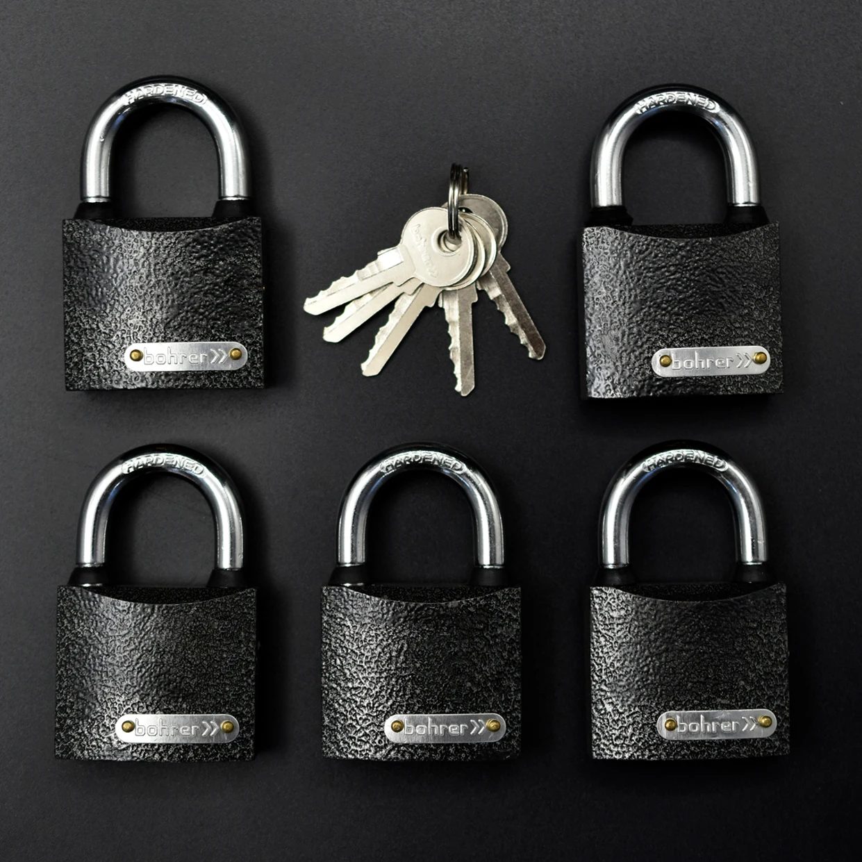 дом под защитой. Apecs замок под один ключ. защита информации. цена под замком. под замком 5.