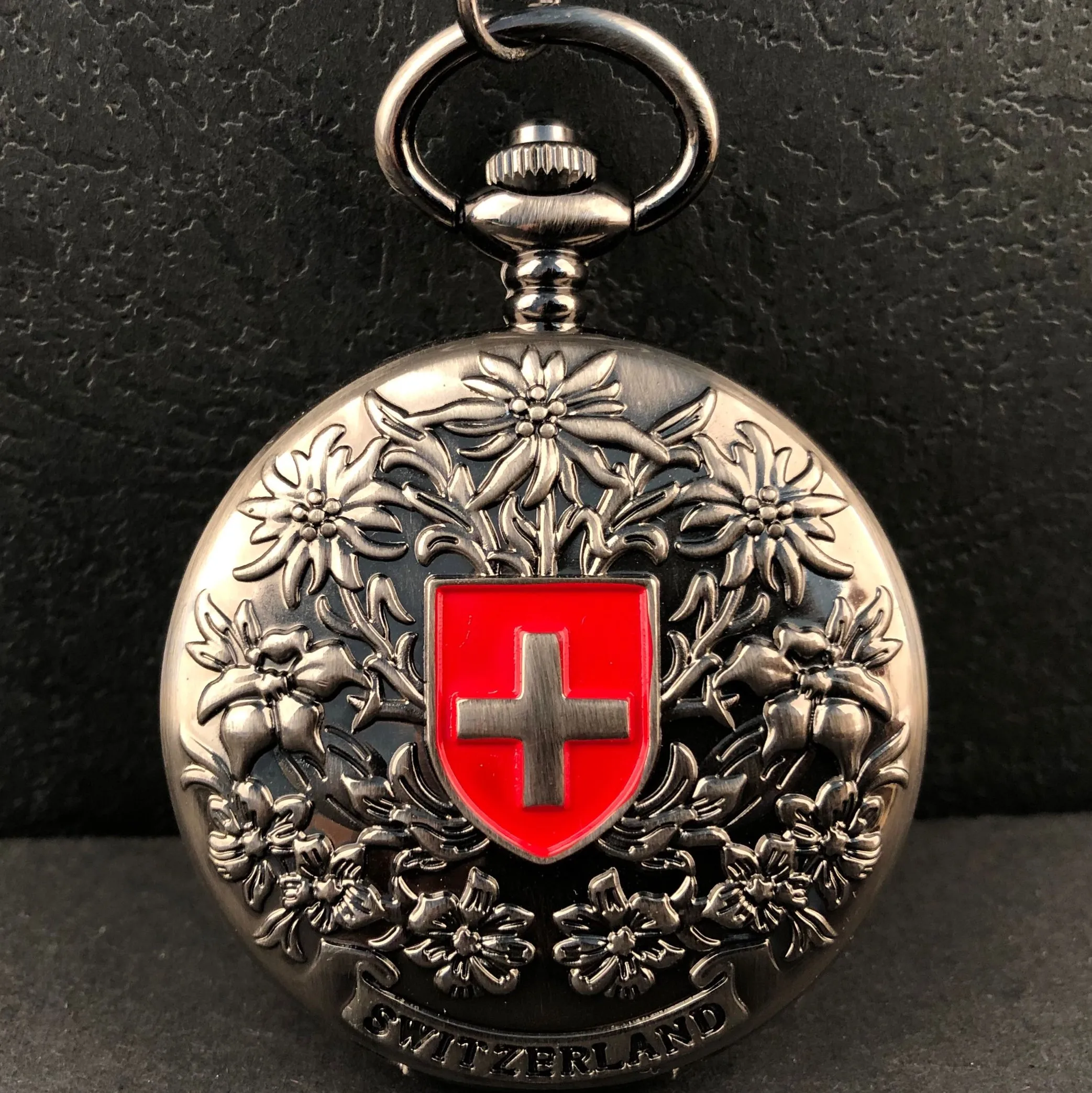 

Antique Mechanical Pocket Watch Retro Swiss Red Cross Classic Men's and Women Pocket Clock Chain Pendant Birthday Gift