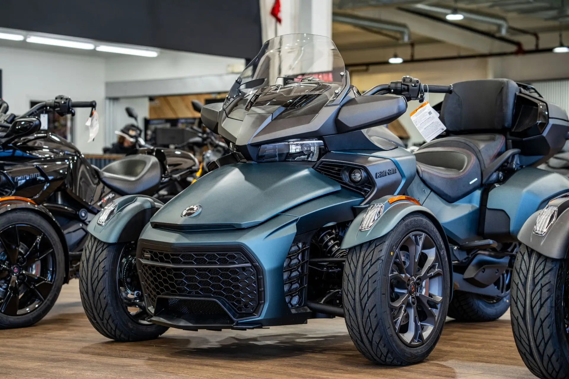 

Горячая сделка для 2023 CAN-AM SPYDER F3 LIMITED