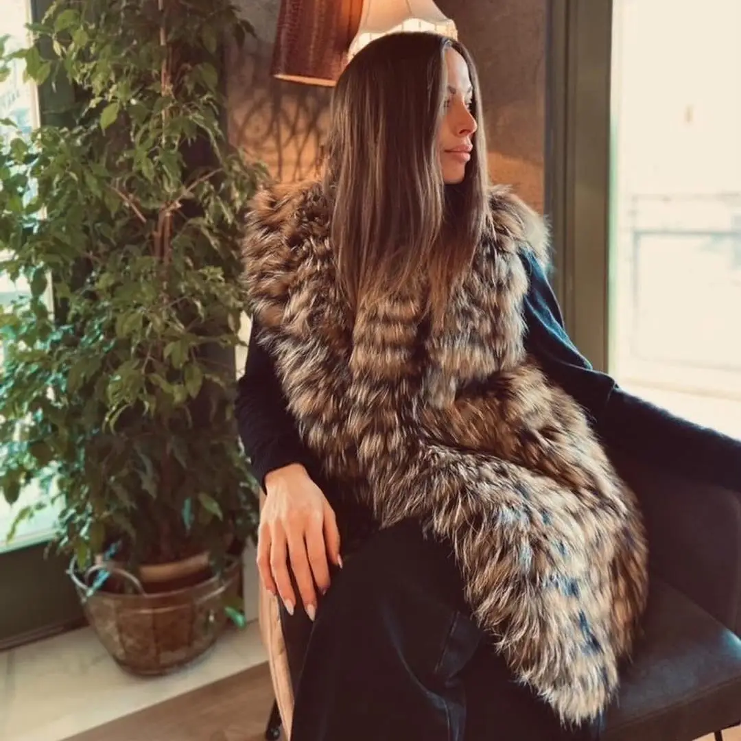 Женский жилет средней длины из натуральной кожи без рукавов с круглым воротником