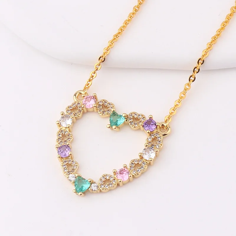 

Love Heart-Shaped Necklace Pendant Set With Colored Zirconia Necklace Full Of Diamonds For Ladies Fashionable Jewelry Mom Gift