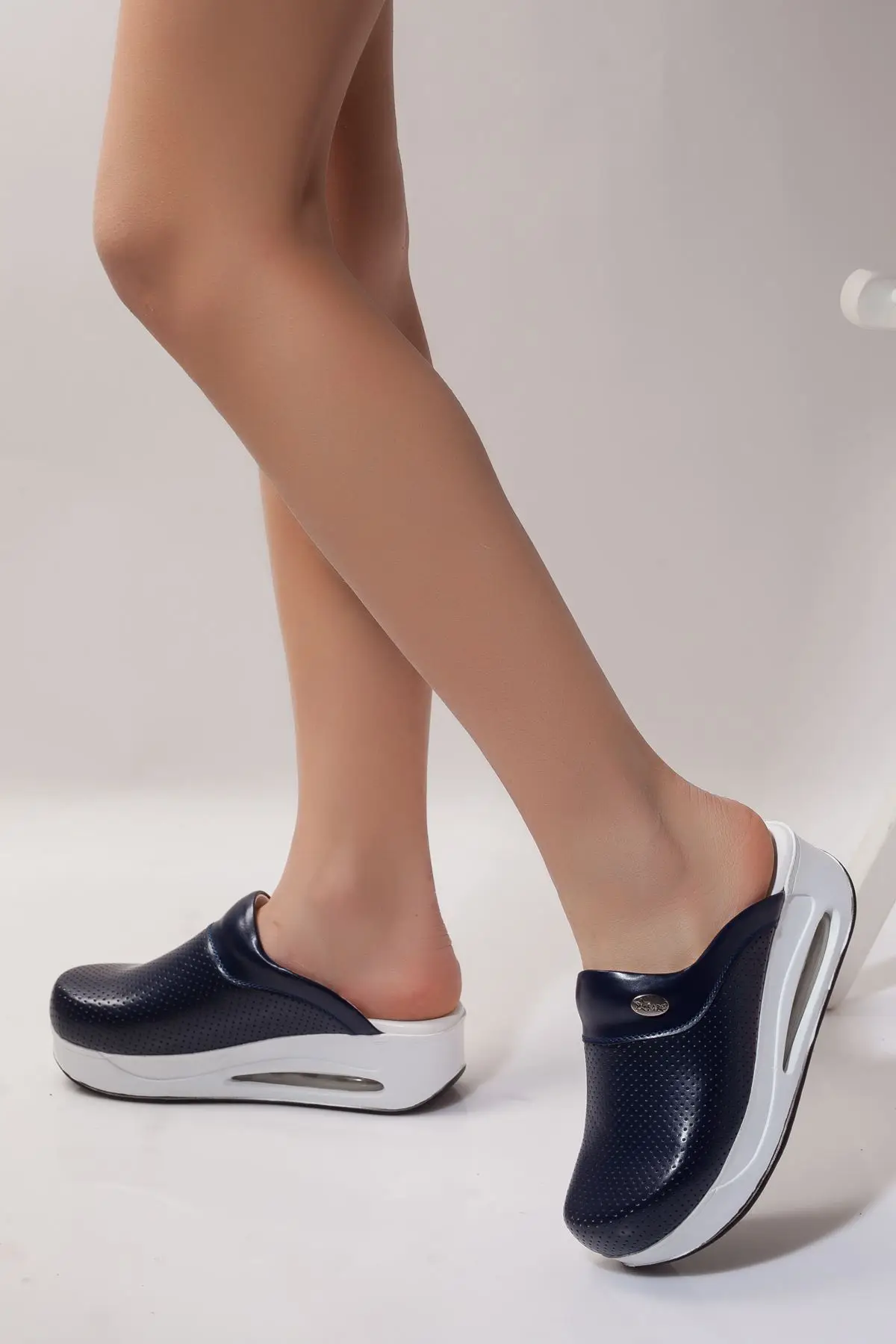 

2023 New Orthopedic Shoes For Women Sabo Slippers Sandals Flip Flops Nurse Doctor Medical Casual Quality Comfort Anti-Slip Clogs