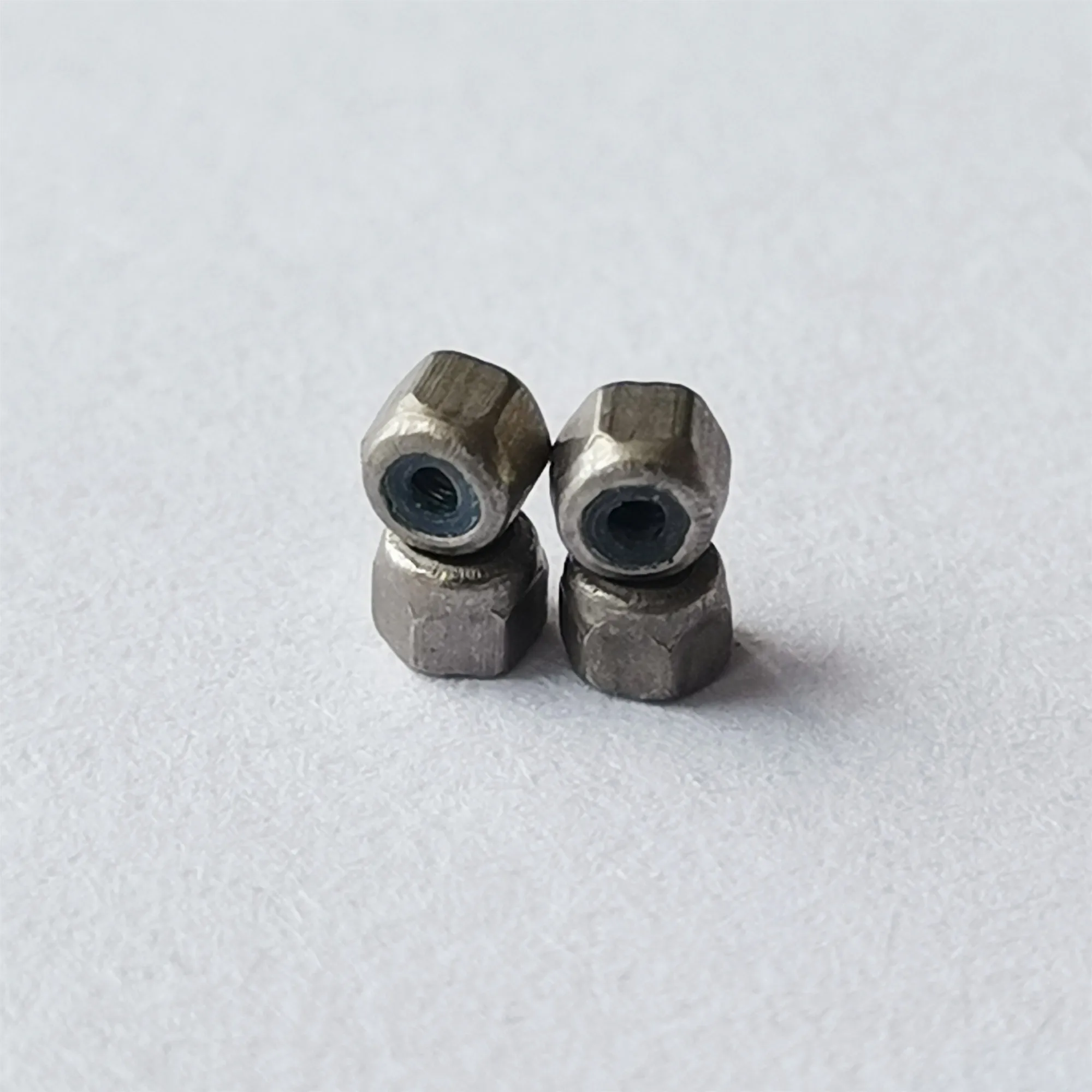 

Самоблокирующиеся контргайки для грифа YL03