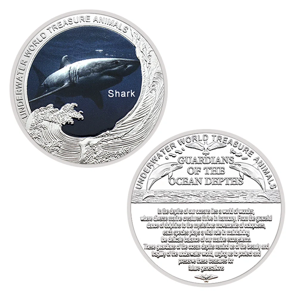 Металлическая монета с изображением морских животных