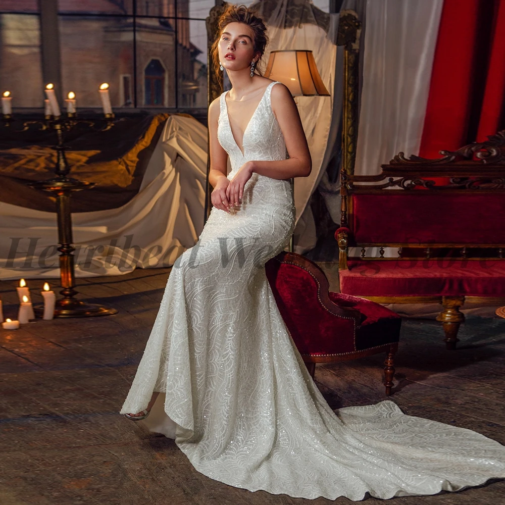 

Romantic Court Train Wedding Dress 2023 V-Neck for Brides with Applique Sequins Beads Sleeveless Backless Mermaid Bridal Gowns