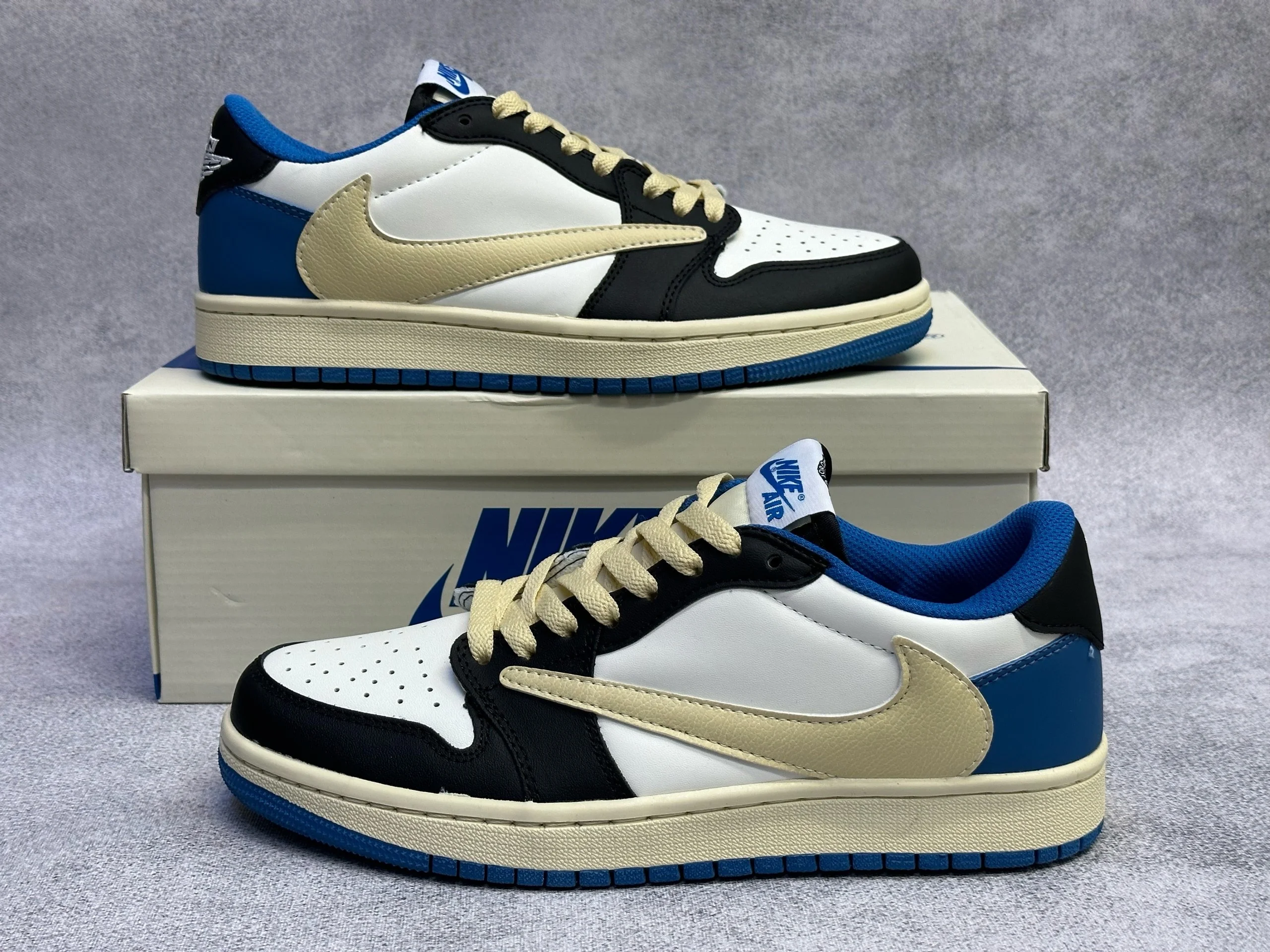 Рисунок 5 - Кроссовки женские Jordan 1 Low