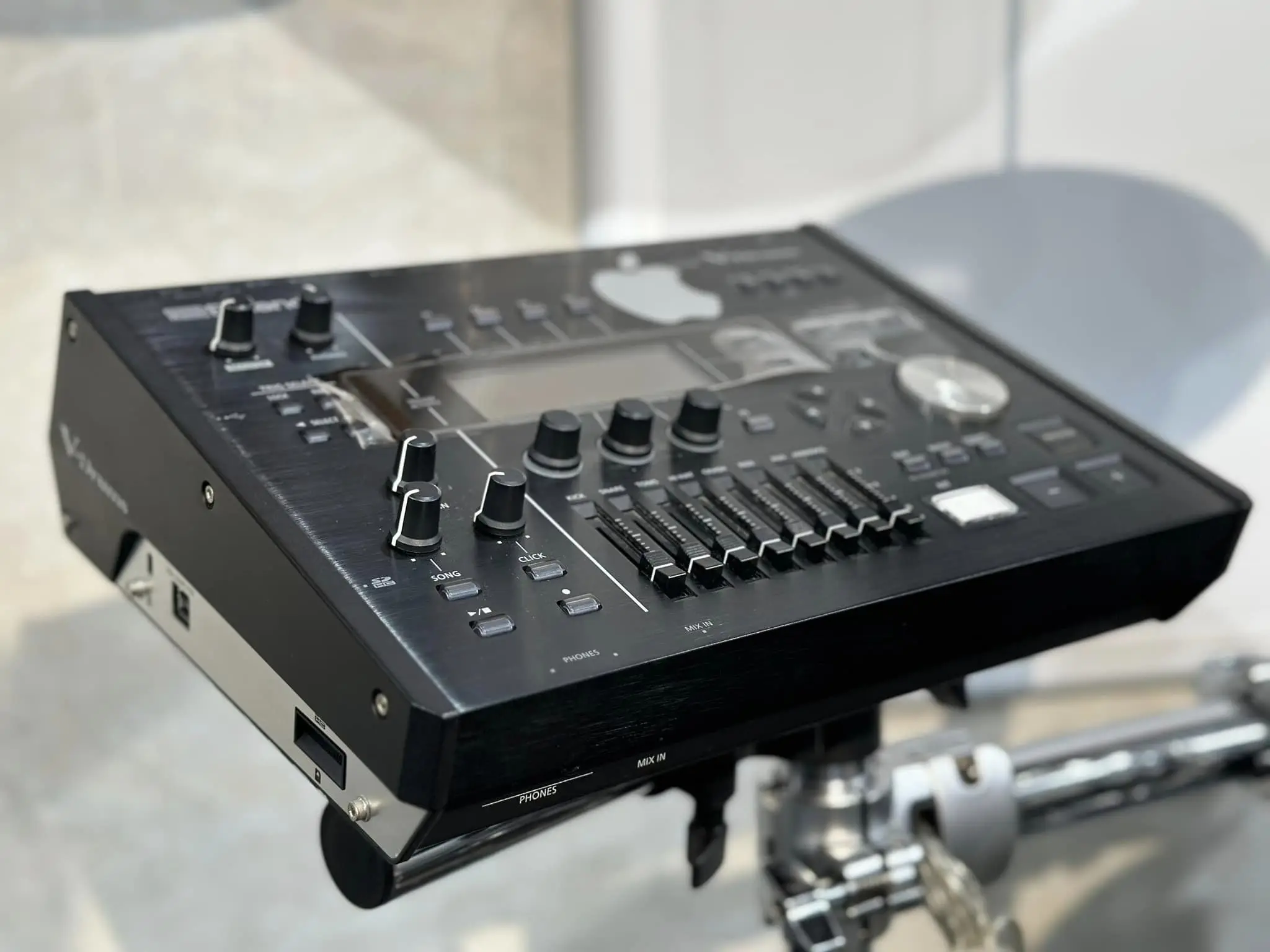 Рисунок 2 - Новинка, фотобарабан Roland TD-50KVX V-фотоэлемент