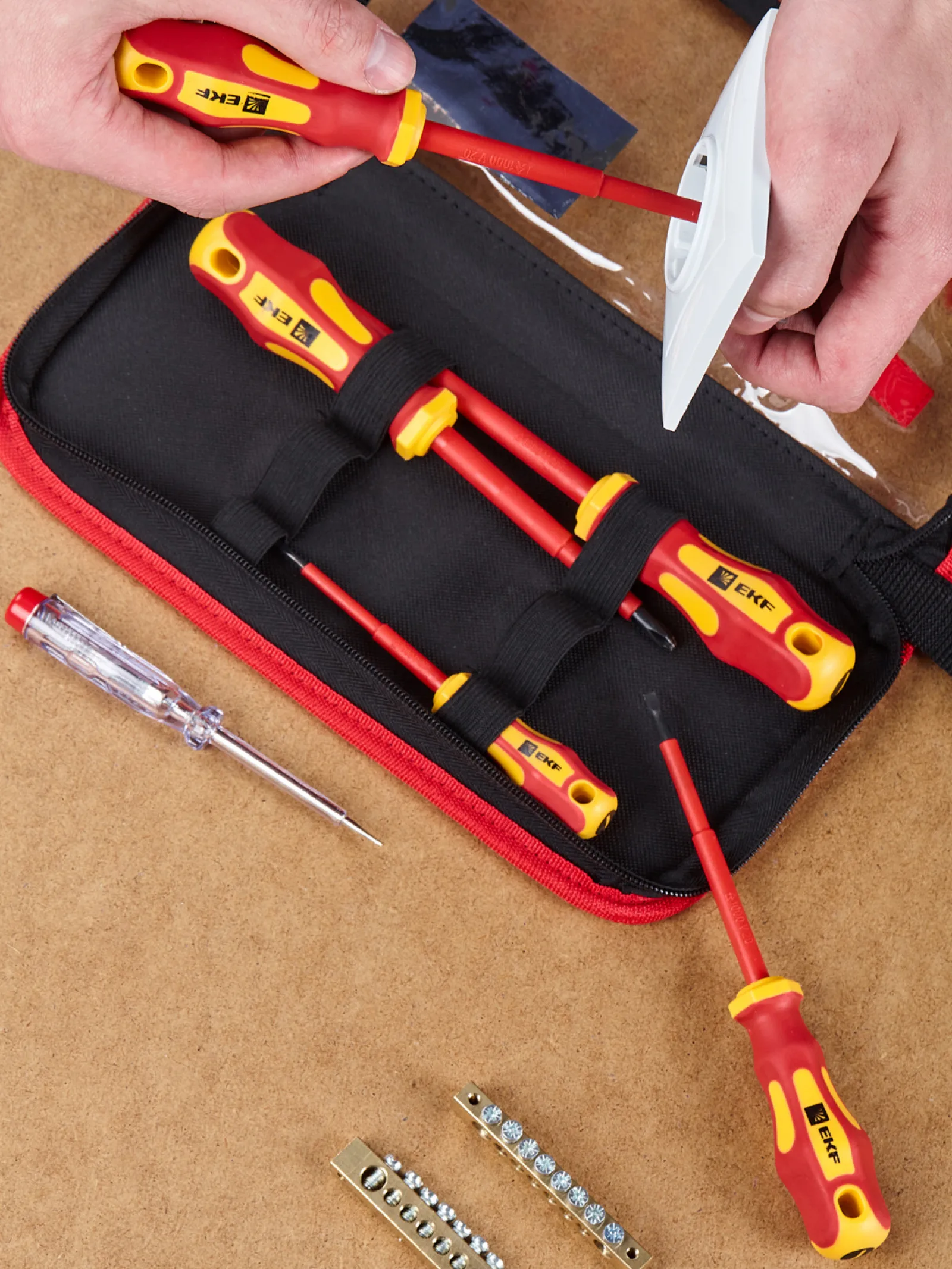 Набор изолированных отверток квт нио-06. Набор отверток нио 06. Набор диэлектр. Отверток "профи" нио-06. Набор диэлектрических отверток профи нио-06.