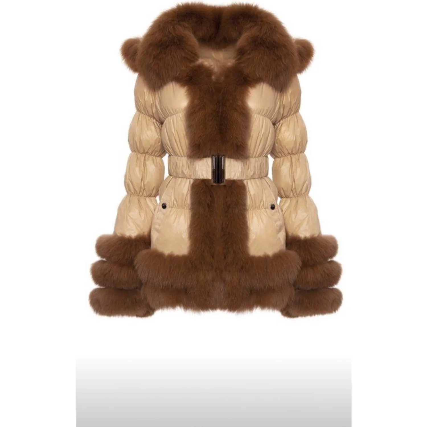 Бежевое пальто с поясом