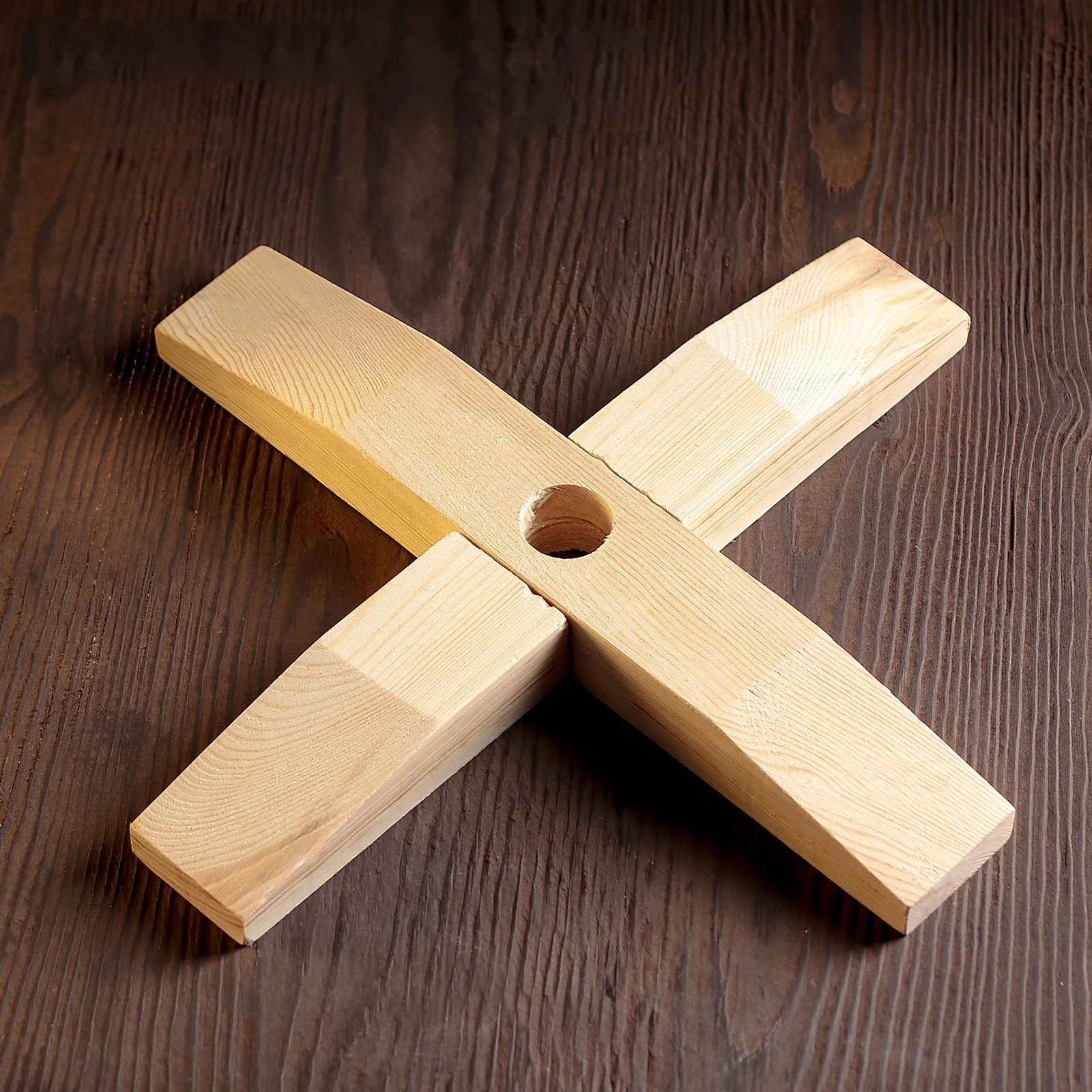 Крестовина для елки. Как сделать крестовину из дерева для елки. Подставка для елки из бруса. Подставка для елки из дерева. Подставка для елки.