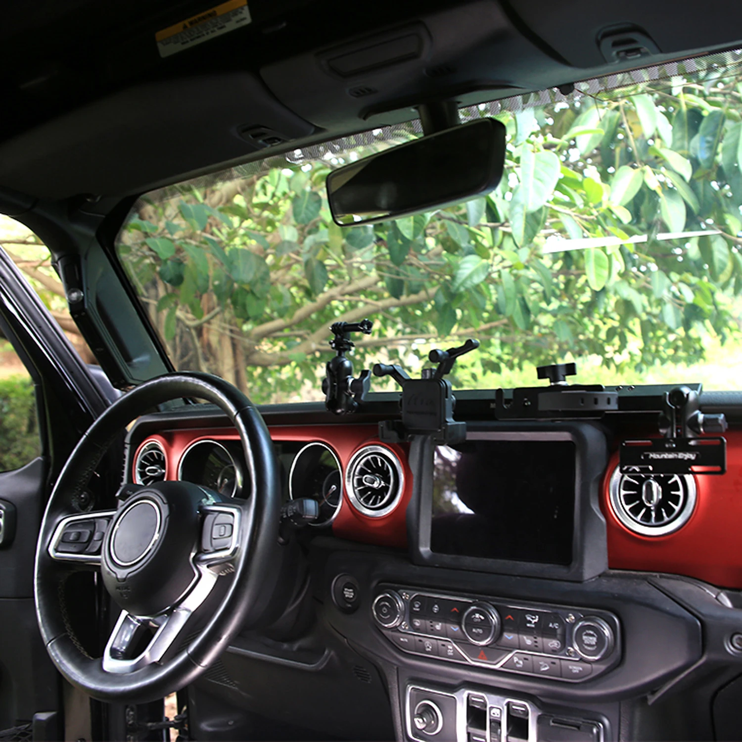 Фото Держатель для мобильного телефона и GPS-навигатора, кронштейн для рации и радиоприемника на консоль для Jeep Wrangler JL 2019-2025 №1