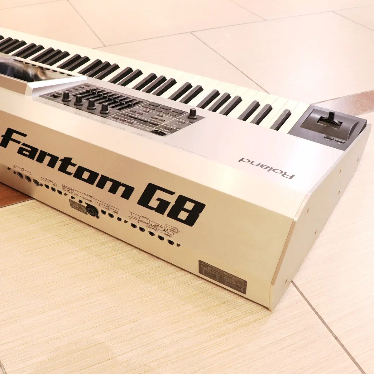 

HOT SALES Rolan Fantom G8 88 key keyboard workstation