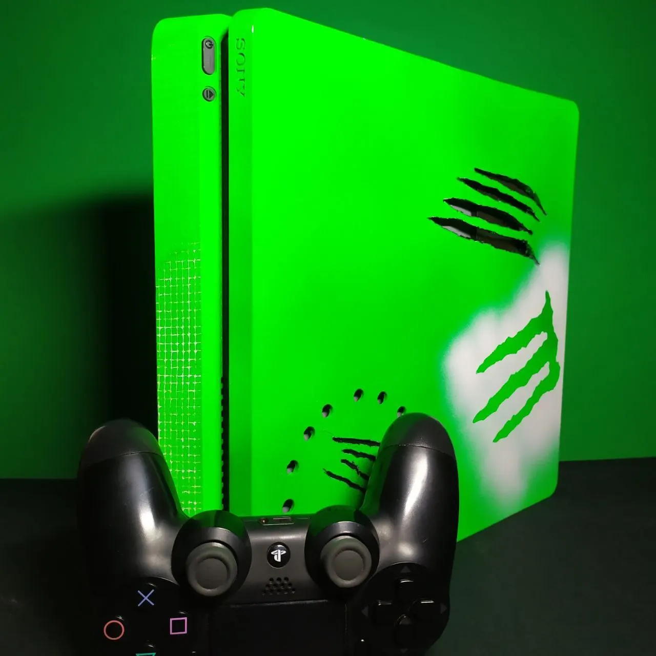 Игровая приставка Sony PlayStation 4 Slim (500gb) Monster Energy Custom Green б/у |