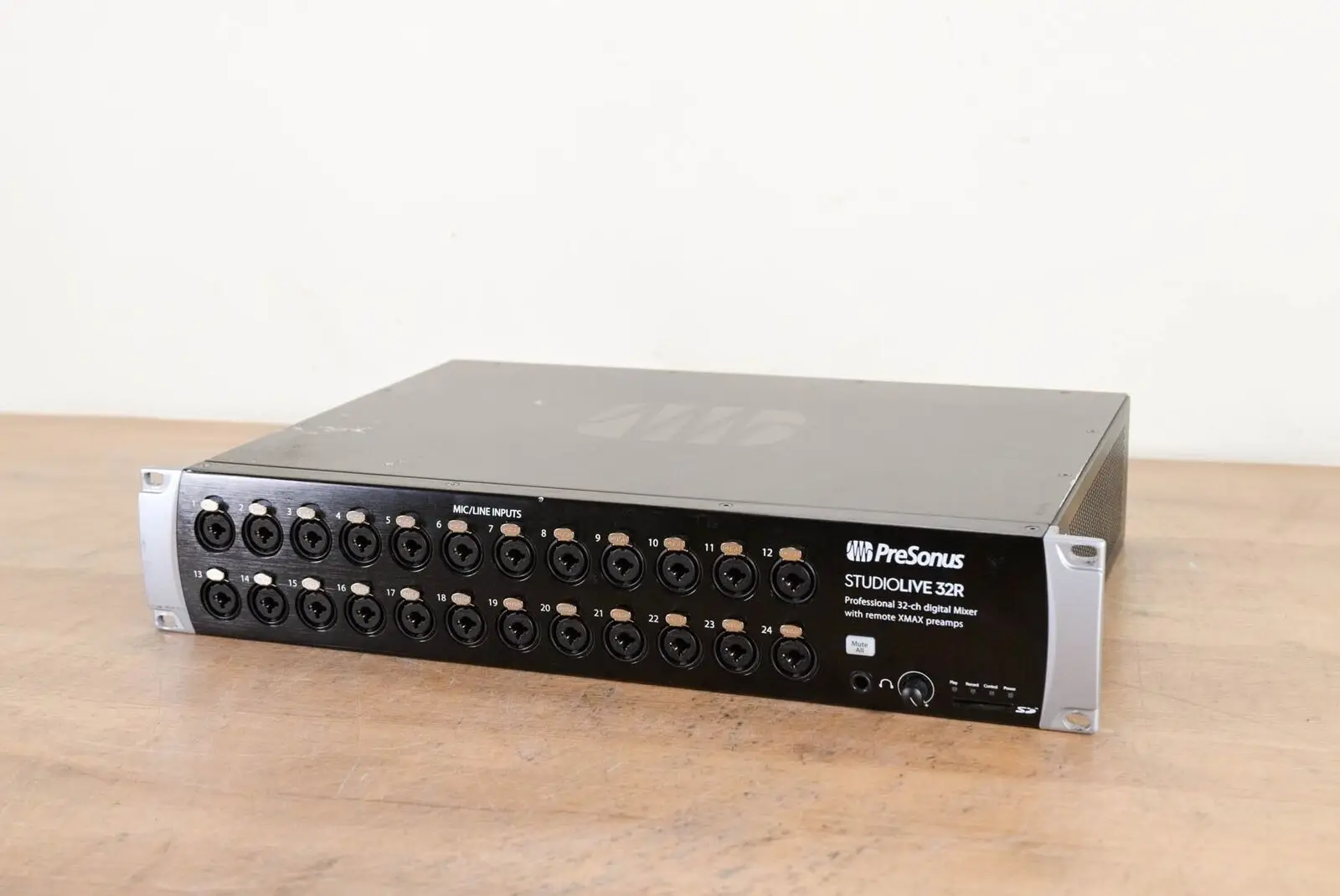 

Новый трехканальный цифровой миксер PreSonus StudioLive 32R