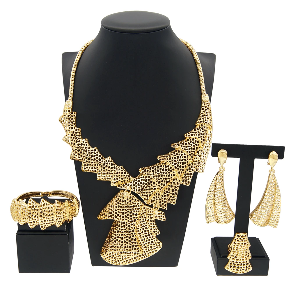 Fashion Woman Jewelry Set Dubai Gold Plated Personality Necklace Hollow Layer Design Suitable For Daily Wear Banquet Gifts SYHOL