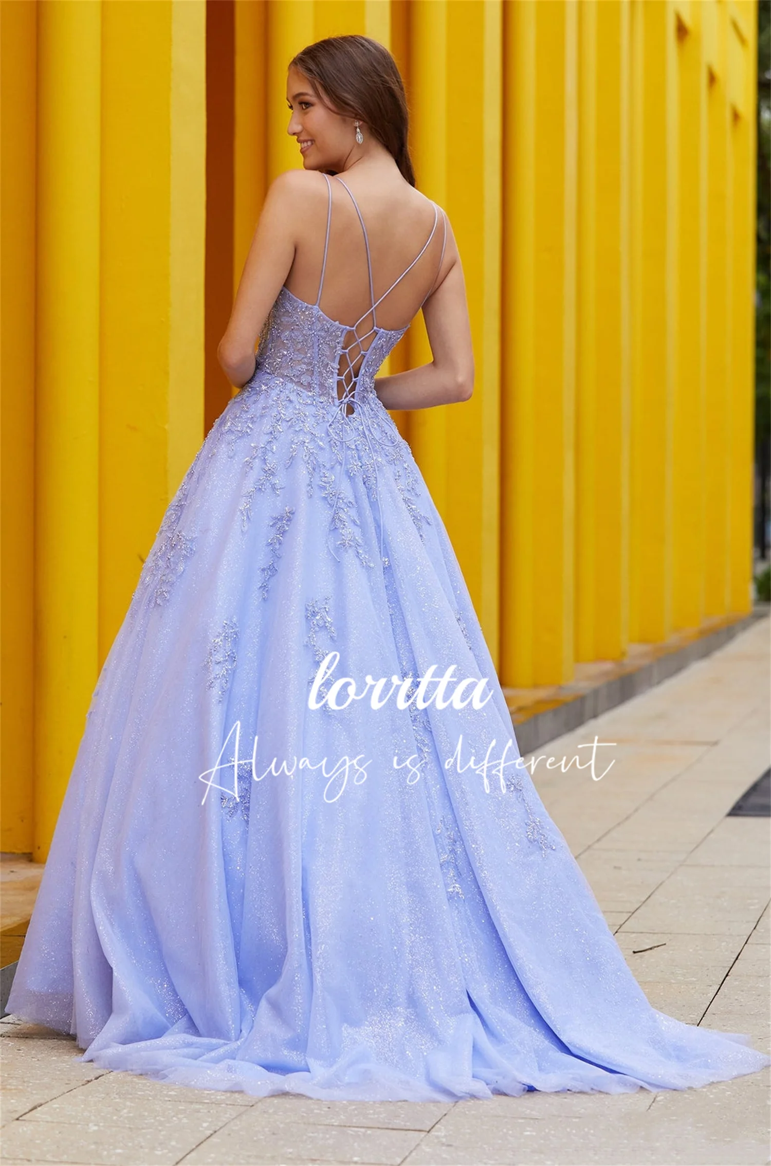 Lorrtta сиреневое Пышное Бальное Платье-трапеция на бретелях-спагетти с аппликацией