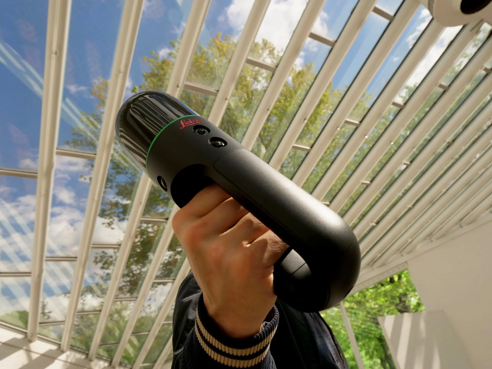 

Большая скидка на ручной лазерный сканер для изображений BLK2GO