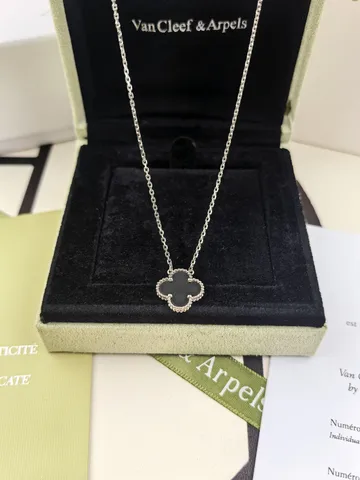 Серебряные ювелирные изделия Van Cleef & Arpels