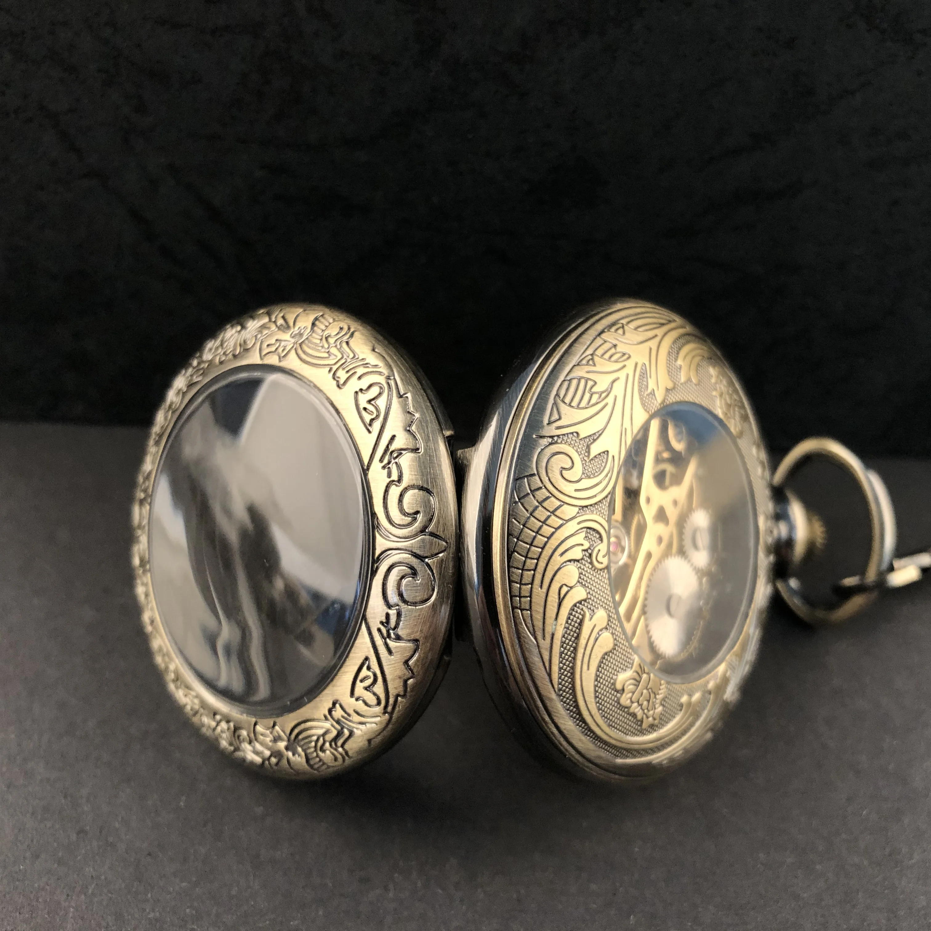 New Arrival Roman Numerals Creative Vintage Mechanical Minimalist Pocket Watches For Men Women Necklace Pendant with Chain Gifts