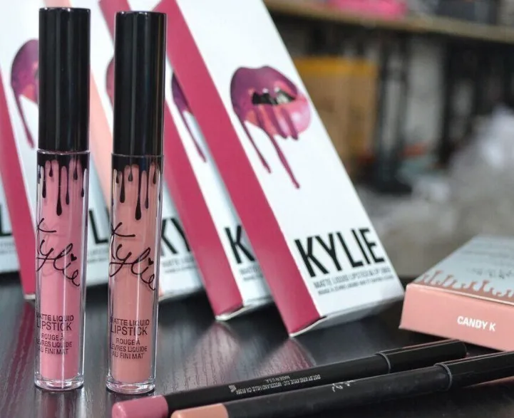 

Matte Kylie lipstick + linear lip pencil
