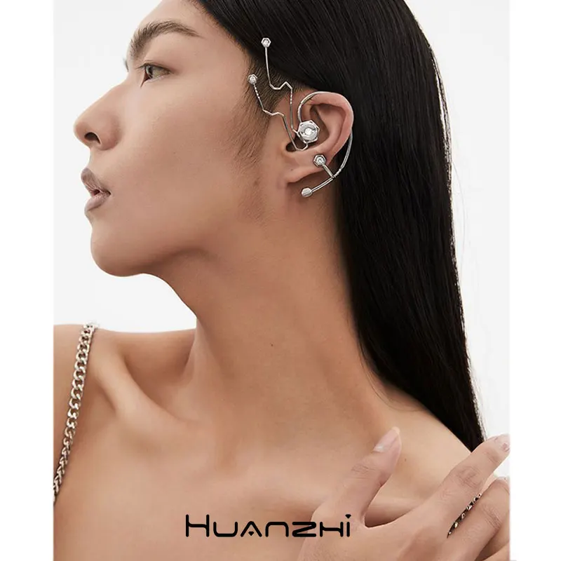 

Cyberpunk Gothic Trend Alien Curve Zircon Metal Ear Hook for Women Unisex Rock Hip Hop Ear Clip Y2K Jewelry HUANZHI 2022 NEW