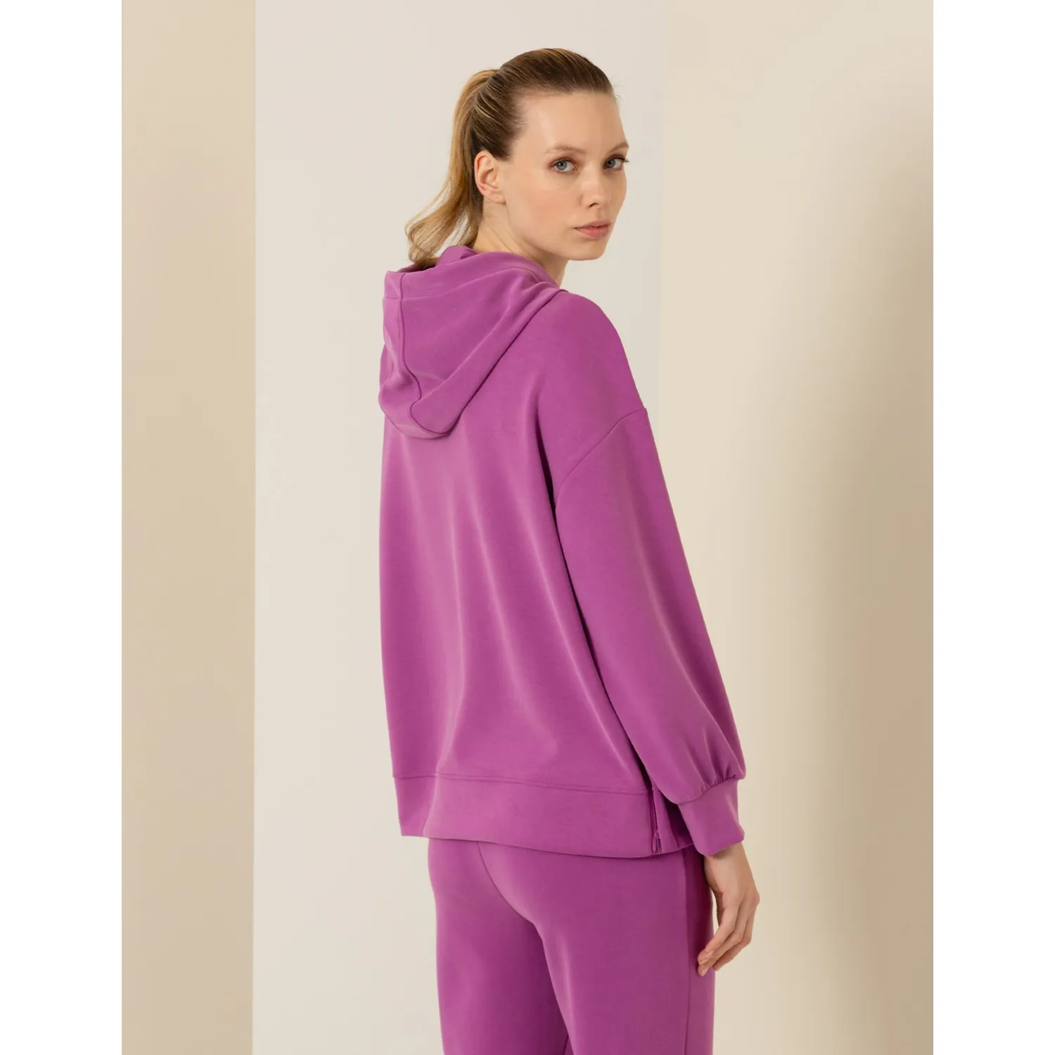 Рисунок 5 - Pierre Cardin Женская фиолетовая