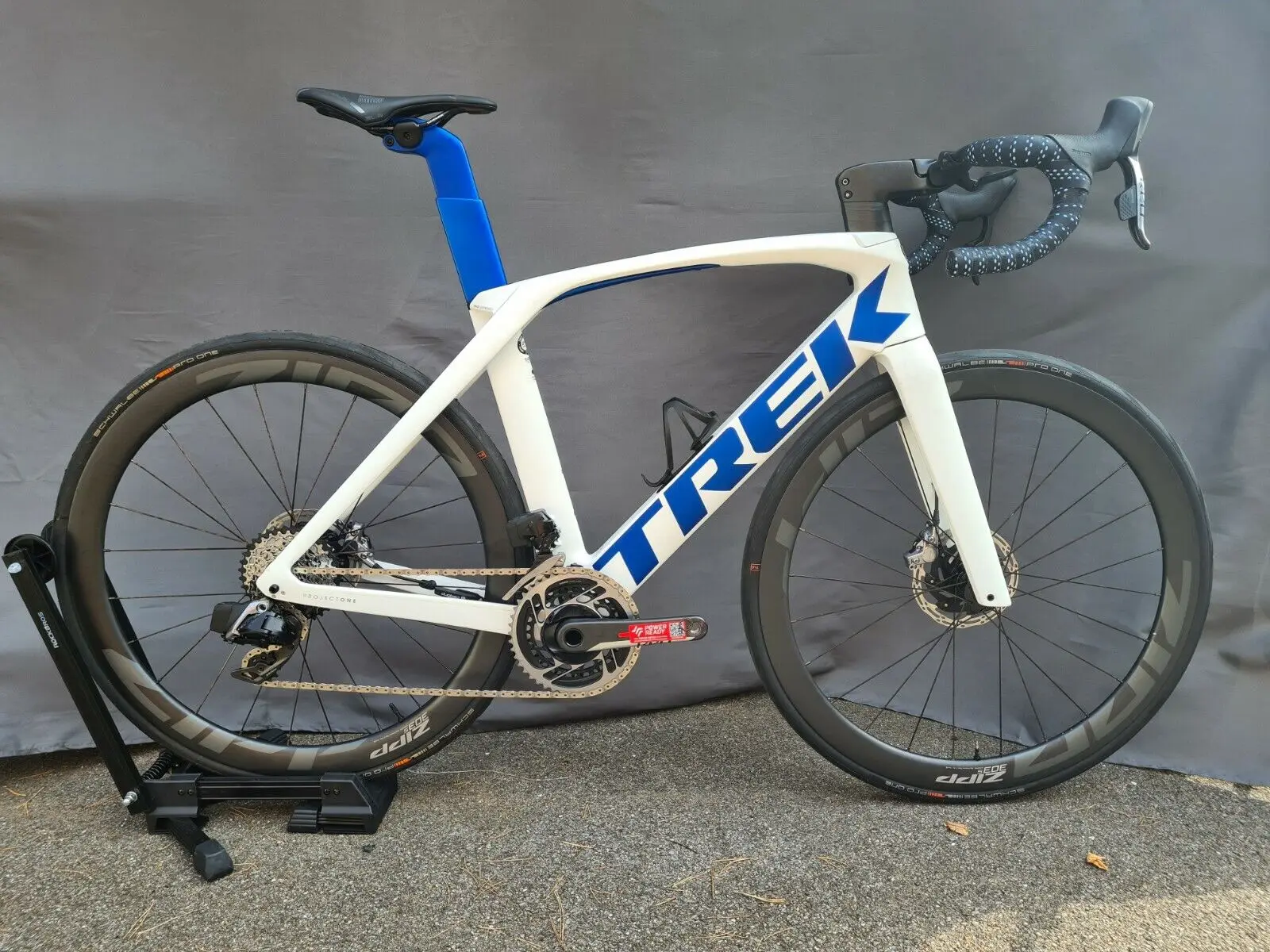 

HOT SALES 2022 TREKs MADONE SLR 9 Speed Disc ROAD BIKE with 9.9 XO1 2021 Mountain Bike