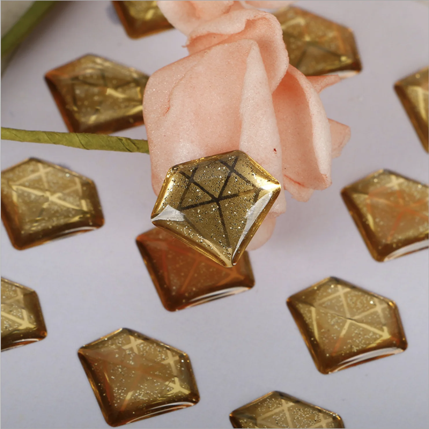 Лидер продаж Детский милый клейкий акриловый прозрачный 3d купол эпоксидные