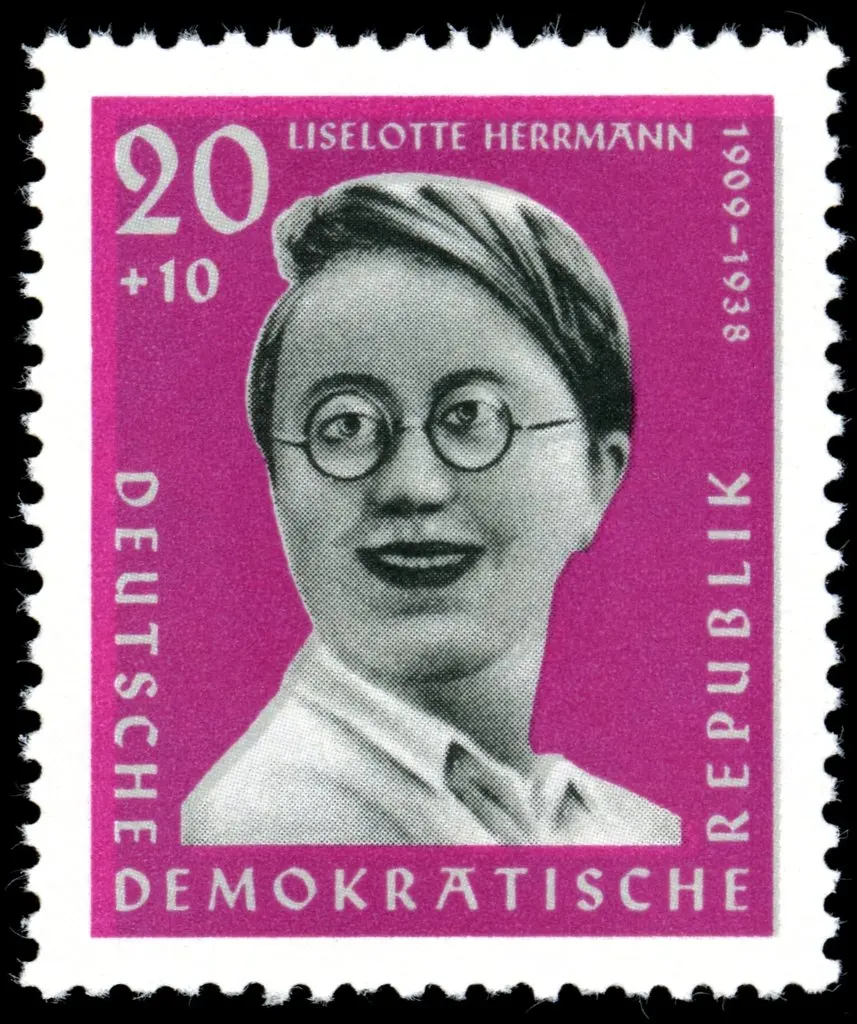 (1961-045) Марка Германия (ГДР) &quotГерман Лизелотта&quot Герои сопротивления II ? |