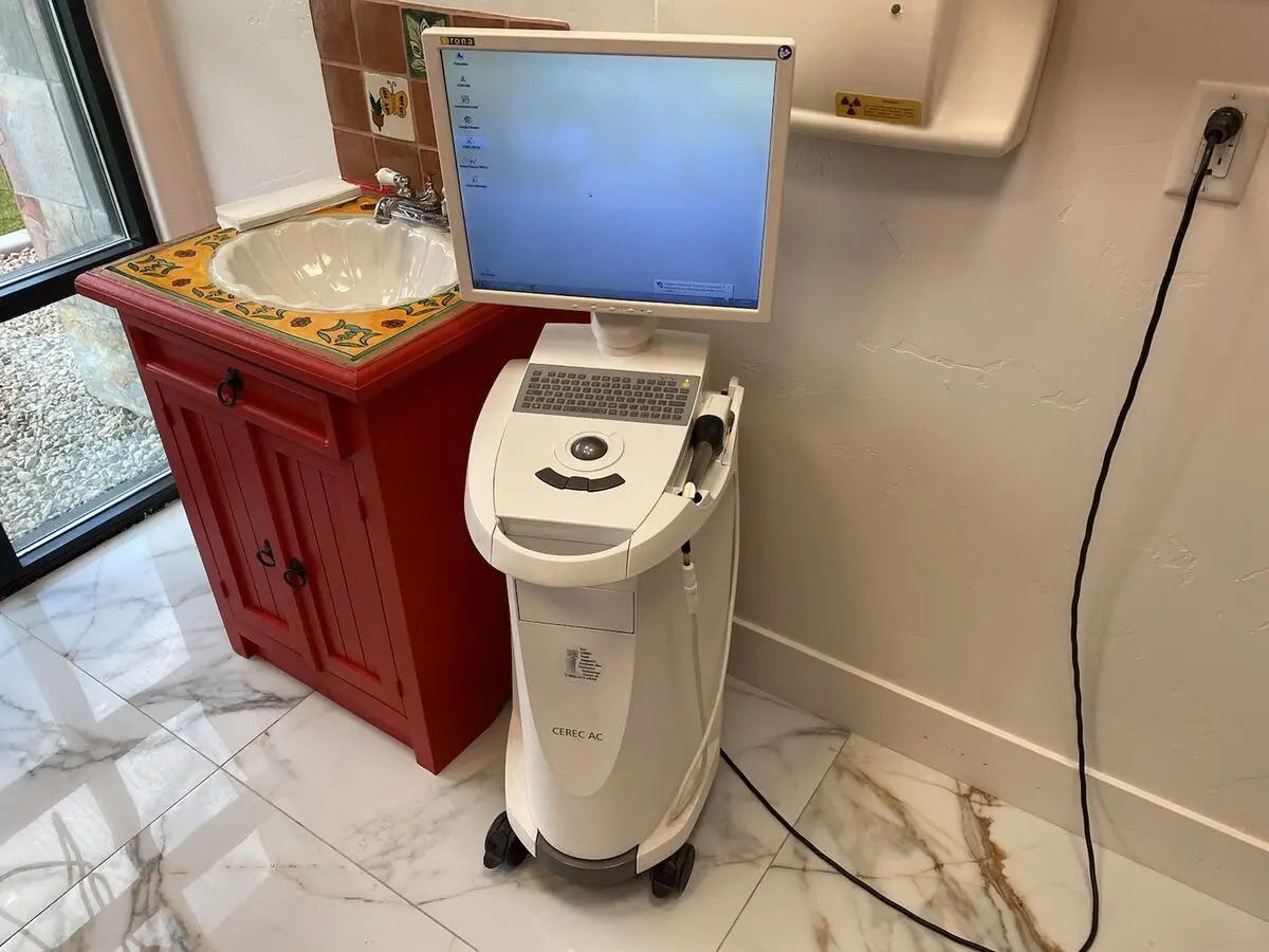 

Большая скидка, распродажа, новый Sirona CEREC MC XL | 326 фрез | Камера и моторы в мятном состоянии