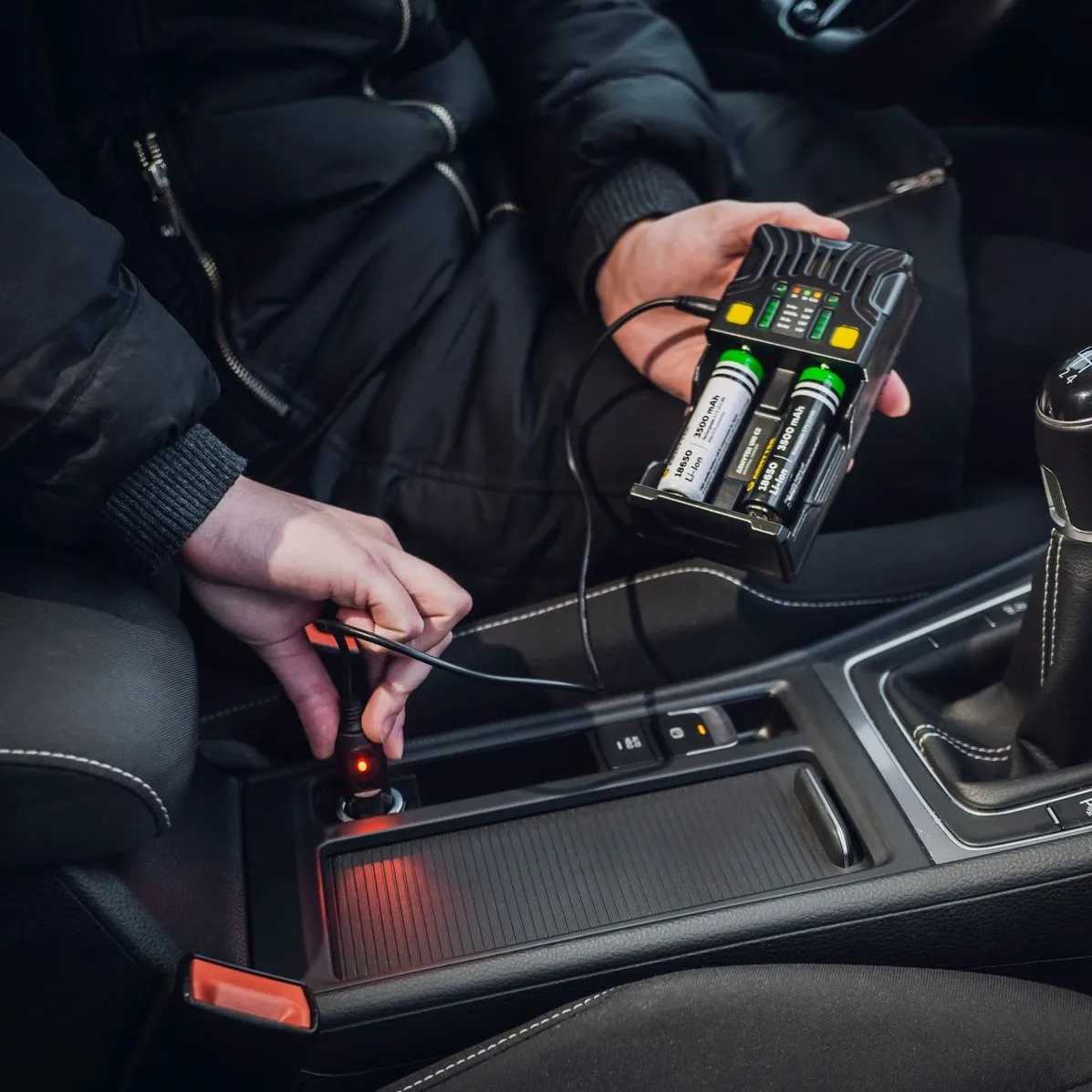 Универсальное Зарядное Устройство Uni C2 Для Аккумуляторов Типа IMR/Li-Ion Ni-MH Ni-Cd LiFePO4.